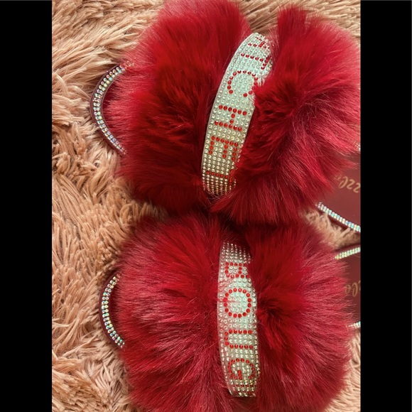 Women’s Fur Fluffy Rhinestone Slides Logo Flip Flops Sandals - Picture 2 of 2